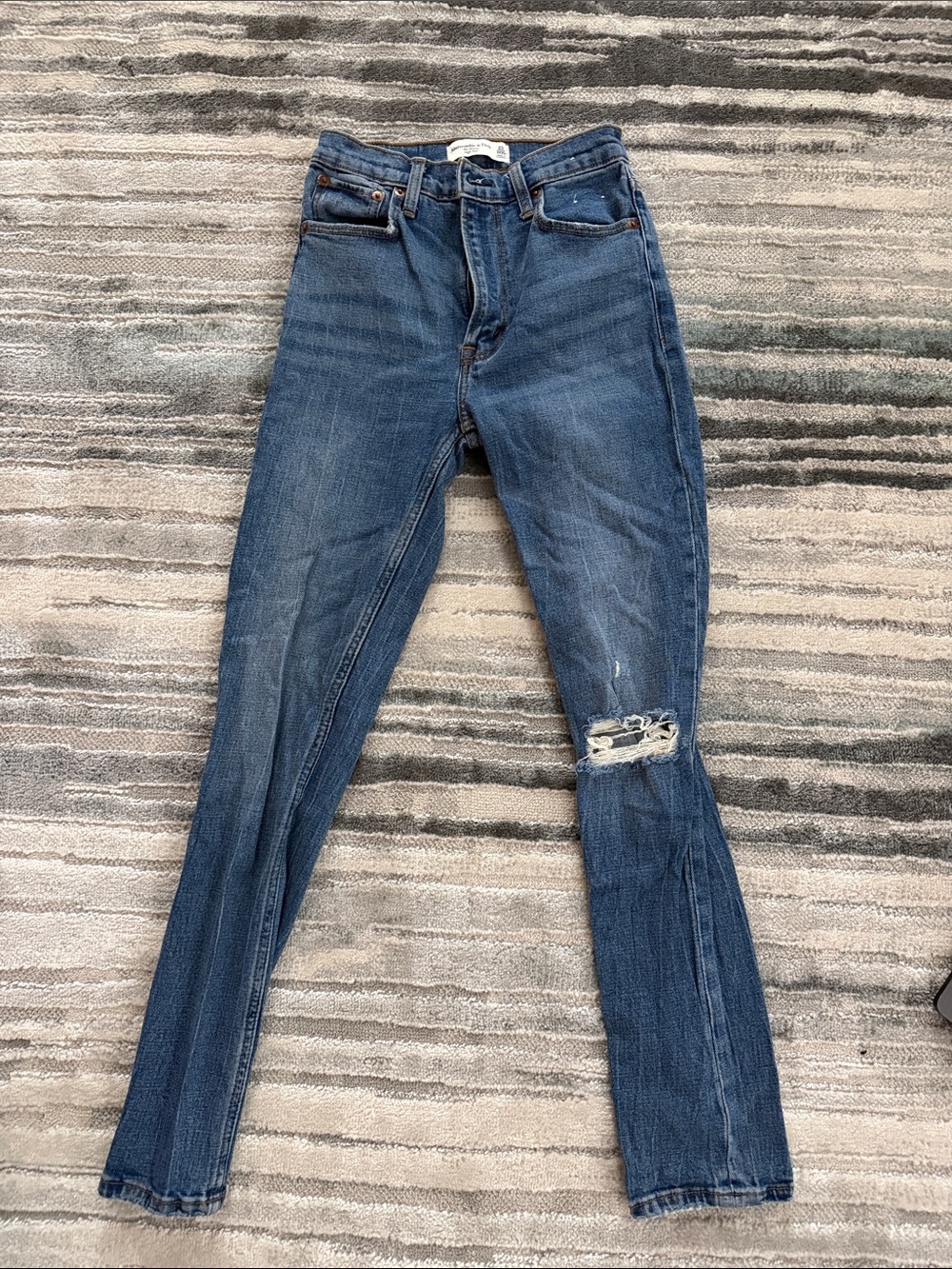 Abercrombie & Fitch Skinny Jeans - Dark Blue with Knee Rip